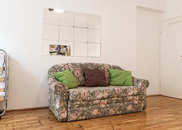 Spacious 3br Next To Belvedere Perfect For Short Term דירה *