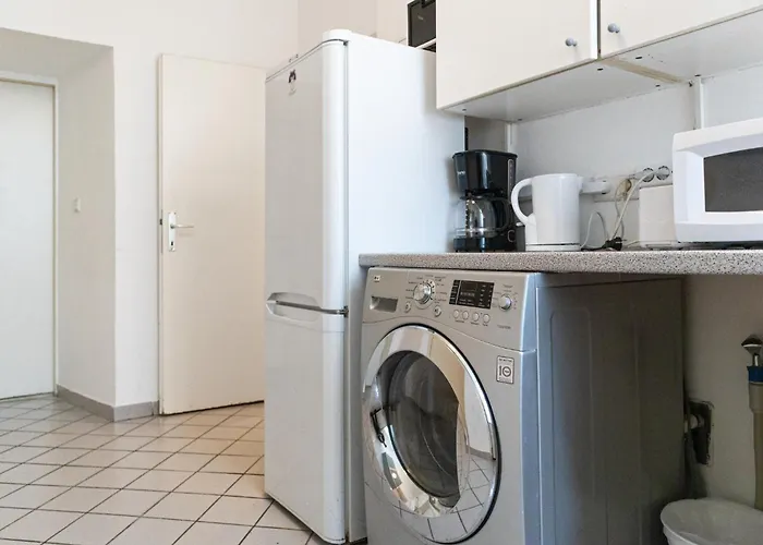 Spacious 3br Next To Belvedere Perfect For Short Term *