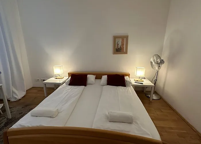 Spacious 3br Next To Belvedere Perfect For Short Term דירה