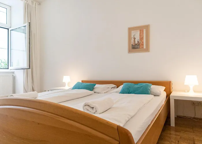 Spacious 3br Next To Belvedere Perfect For Short Term * וינה