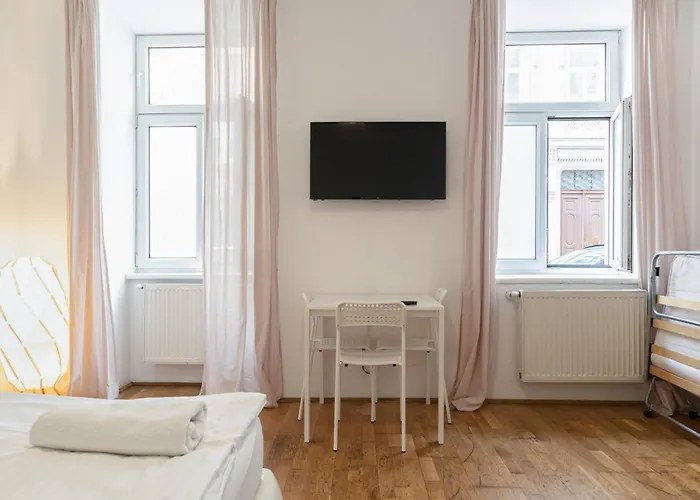 Spacious 3br Next To Belvedere Perfect For Short Term וינה