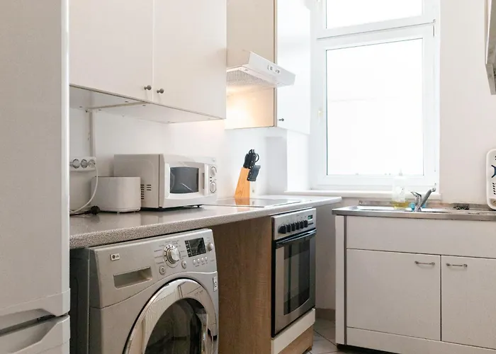 Spacious 3br Next To Belvedere Perfect For Short Term דירה